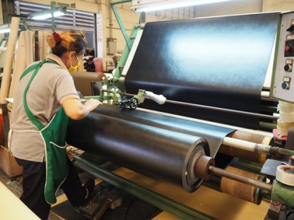 รับผลิตหนังเทียม ผ้าหนังpvc - โรงงานผลิตหนังเทียม - บางกอกโพลีโฟม